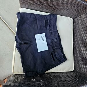 American Eagle size 10 black shorts